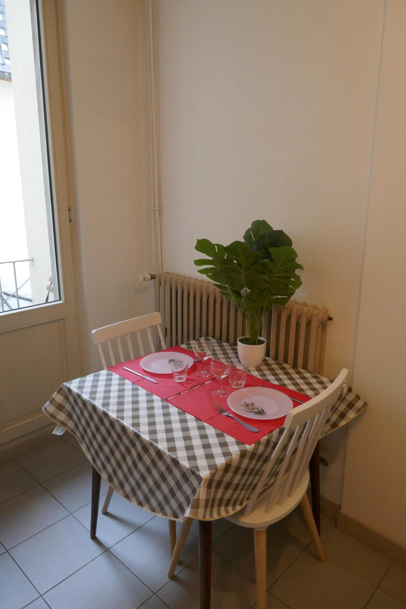 Le Carnot, A Deux Pas Du Centre Ville 贝桑松 外观 照片